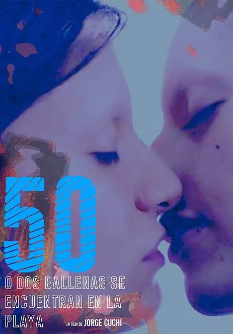 50或兩只鯨魚在沙灘上相遇 